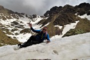 Primavera al Monte Campo con distese di crocus e al Laghetto di Pietra Quadra in progressivo disgelo il 24 maggio 2018 - FOTOGALLERY